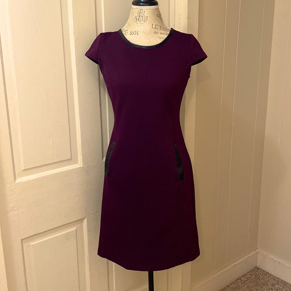 Liz Claiborne Dress, Small, purple, above knee w/pockets!
